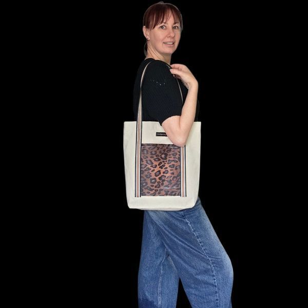 Svitashka shopper bag with leopard pockets and reflective handles