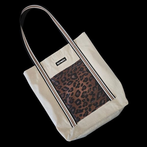 Svitashka shopper bag with leopard pockets and reflective handles
