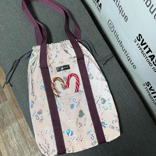 Світловідбиваюча сумка шоппер Світашка цукерочка з кишенями Тікток бордові ручки 205 фото