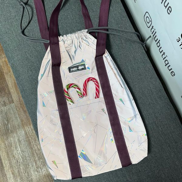 Світловідбиваюча сумка шоппер Світашка цукерочка з кишенями Абстракція бордові ручки 206 фото