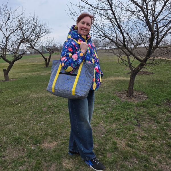 Svitashka XL &ndash; large quilted bag for the city and travel, waterproof, with a laptop compartment