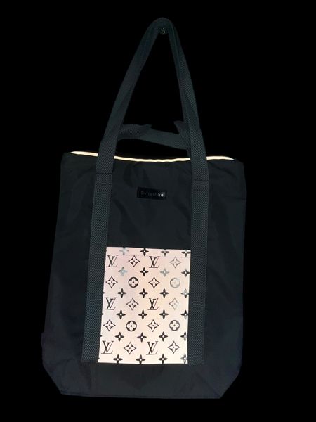 Shopping bag with reflective pockets Svitashka Oxford LV with a zipper