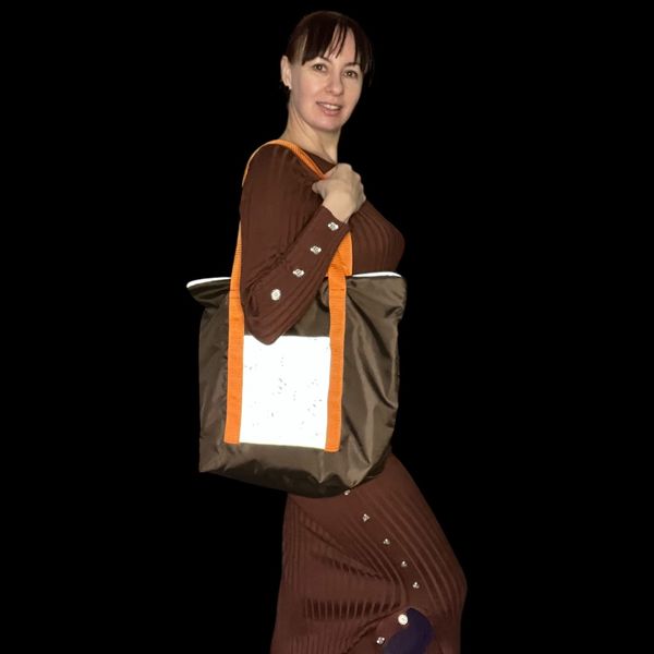 Svitashka XL Oxford shopper with reflective elements. Brown with orange handles