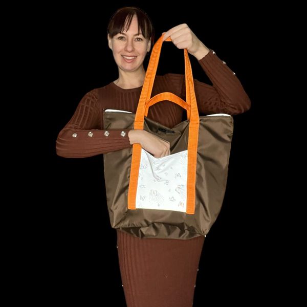 Svitashka XL Oxford shopper with reflective elements. Brown with orange handles